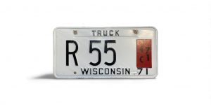 1971 WISCONSIN TRUCK LICENSE PLATE LOW NUMBER 2-DIGIT R 55