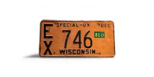 1981 WISCONSIN SPECIAL UX LICENSE PLATE LOW NUMBER 746 EX