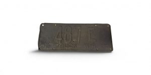 1933 WISCONSIN TRUCK LICENSE PLATE 487 E