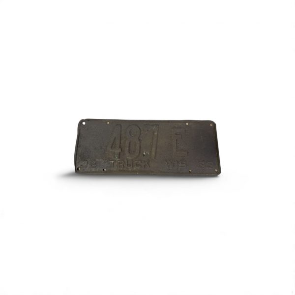 1933 WISCONSIN TRUCK LICENSE PLATE 487 E