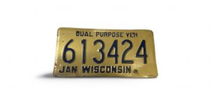 1999 WISCONSIN LICENSE PLATE DUAL PURPOSE VEHICLE 613424 NO STICKER
