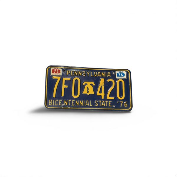 1976 PENNSYLVANIA LICENSE PLATE 7F0 420 BICENTENNIAL STATE