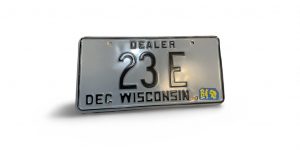 1984 WISCONSIN DEALER LOW NUMBER 23 E LICENSE PLATE 2-DIGIT