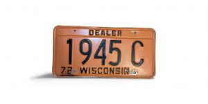 1972 WISCONSIN DEALER LICENSE PLATE 1945 C