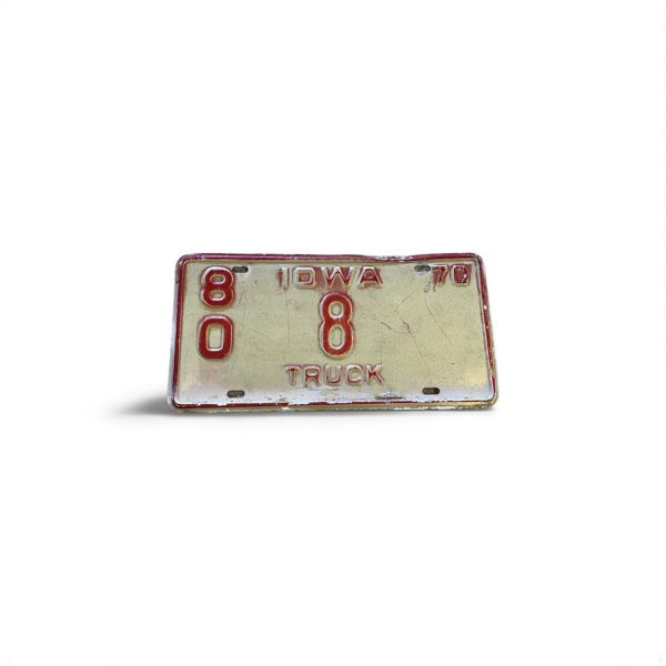 1970 IOWA LICENSE PLATE LOW NUMBER 8 TRUCK