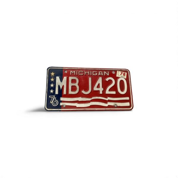 1976 MICHIGAN LICENSE PLATE MBJ 420 STCKERED