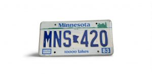 1983 MINNESOTA LICENSE PLATE MNS 420