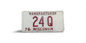 1976 WISCONSIN MANUFACTURER LICENSE PLATE 24 Q 2-DIGIT LOW NUMBER