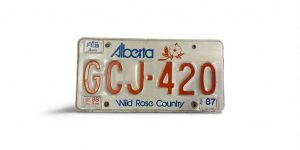 1987 ALBERTA CANADA CANADIAN GCJ 420 LICENSE PLATE WILD ROSE COUNTRY