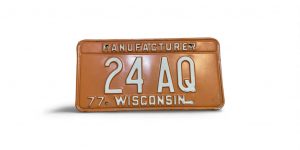 1977 WISCONSIN LICENSE PLATE 24 AQ LOW NUMBER LICENSE PLATE 2-DIGIT