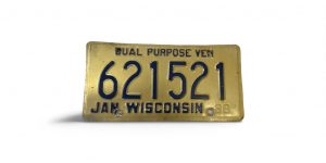 1988 WISCONSIN LICENSE PLATE DUAL PURPOSE VEHICLE 621521