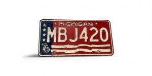 1976 MICHIGAN LICENSE PLATE MBJ 420