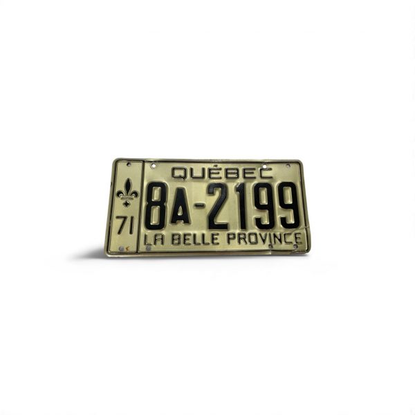 1971 QUEBEC LICENSE PLATE 8A 2199 LA BELLE PROVINCE