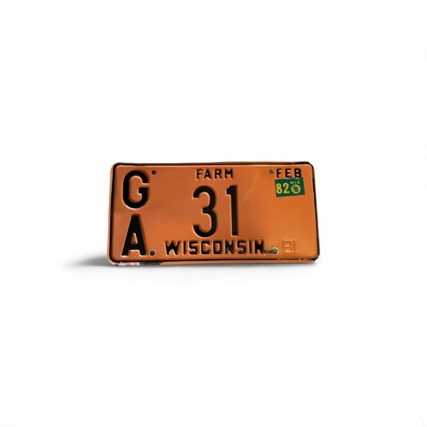 1982 WISCONSIN FARM LICENSE PLATE LOW NUMBER 31