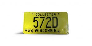 1975 WISCONSIN LICENSE PLATE 572 D LOW NUMBER COLLECTOR