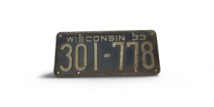 1933 WISCONSIN LICENSE PLATE 301 778