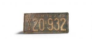 1942 WISCONSIN FARM TRUCK LICENSE PLATE 20 932