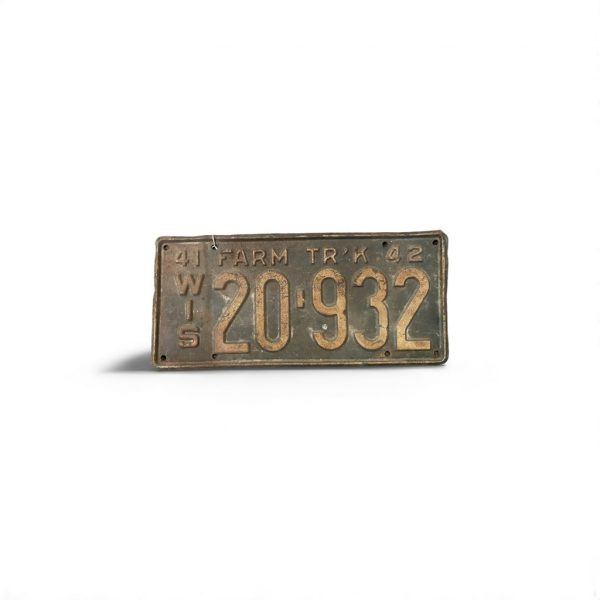 1942 WISCONSIN FARM TRUCK LICENSE PLATE 20 932