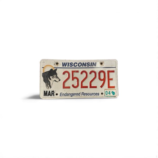 2004 WISCONSIN ENDAGERED RESOURCED 25229E WOLF LICENSE PLATE