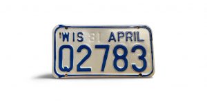 1981 WISCONSIN MOTORCYCLE LICENSE PLATE WITH ORIGINAL ENVELOPE Q2783