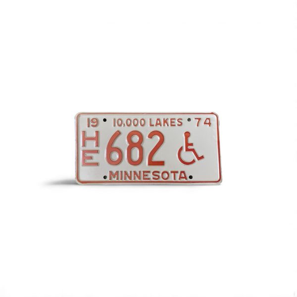 1974 MINNESOTA LICENSE PLATE DISABLED 682 3-DIGIT