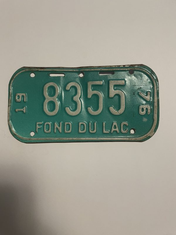 1976 WISCONSIN FOND DU LAC BICYCLE BIKE LICENSE PLATE 8355