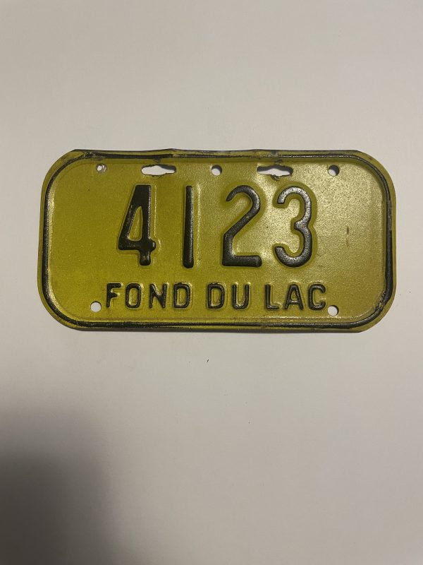 197X WISCONSIN FOND DU LAC BICYCLE BIKE LICENSE PLATE 4123