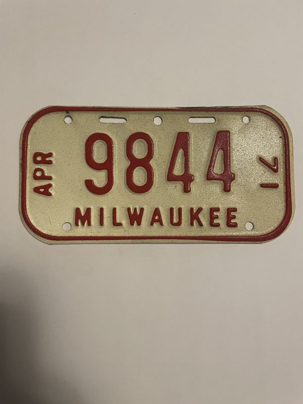 1971 APRIL WISCONSIN MILWAUKEE BICYCLE BIKE LICENSE PLATE 9844